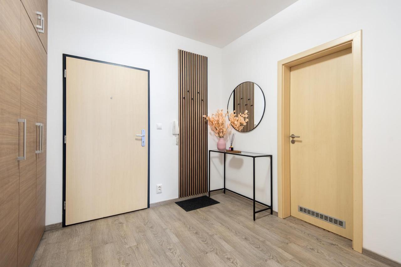 Nova Karolina Apartment オストラヴァ エクステリア 写真