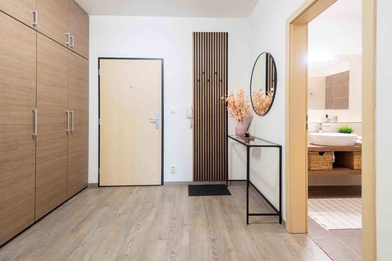 Nova Karolina Apartment オストラヴァ エクステリア 写真