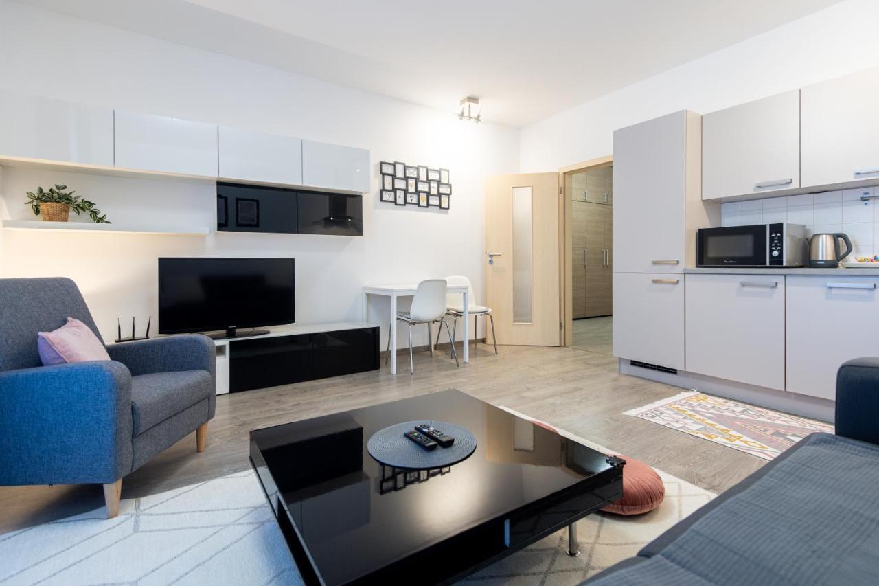Nova Karolina Apartment オストラヴァ エクステリア 写真